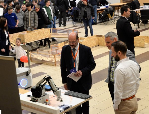 Ifjúsági robot kupa - A tét a nemzetközi verseny