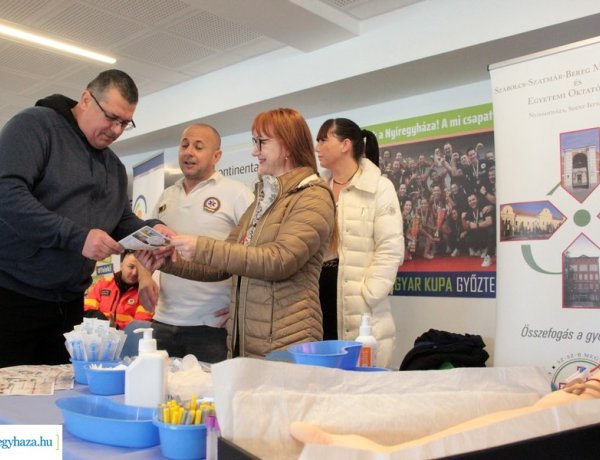 Középpontban az egészség – Ingyenes vizsgálatokra várták a lakosságot kedden