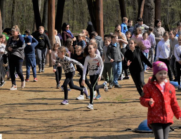 175 éves a Magyar Honvédség – Ennyi kilométert futottak a Sóstói-erdőben
