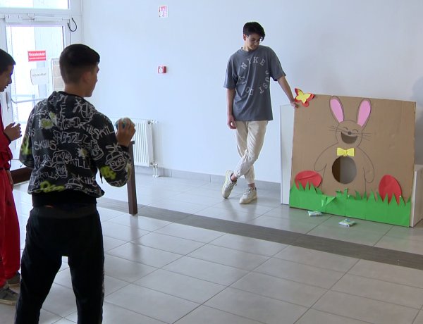 Húsvéti Hagyományőrző Kavalkád – Száz tanuló vett részt kedden a Rotary programján