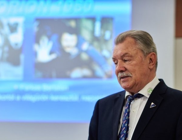 Az űrben járt, most az egyetemen tartott előadást Farkas Bertalan