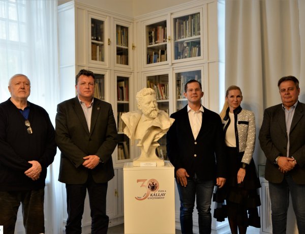 Adomány – Újabb kincsekkel gazdagodott a Kállay Gyűjtemény