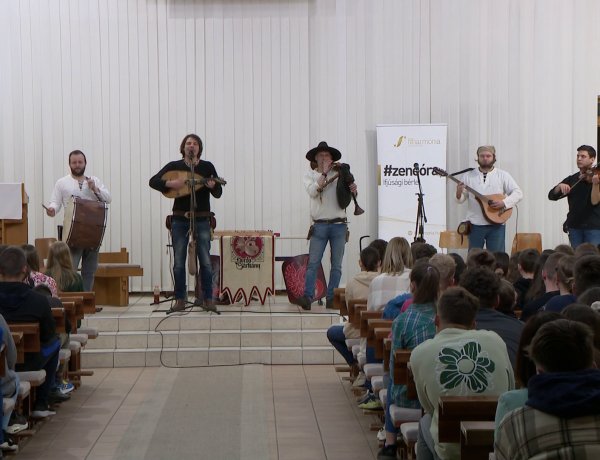 Bordó Sárkány a Szent Imrében – Középkori világzene