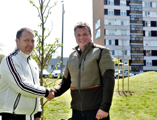 Fásítási program – Ezúttal a Dob utcai játszótér volt a helyszín