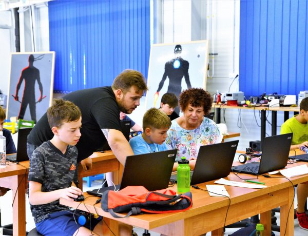 A Nyíregyházi Szakképzési Centrum idén nyáron is megrendezi Junior Bot Robotika táborát