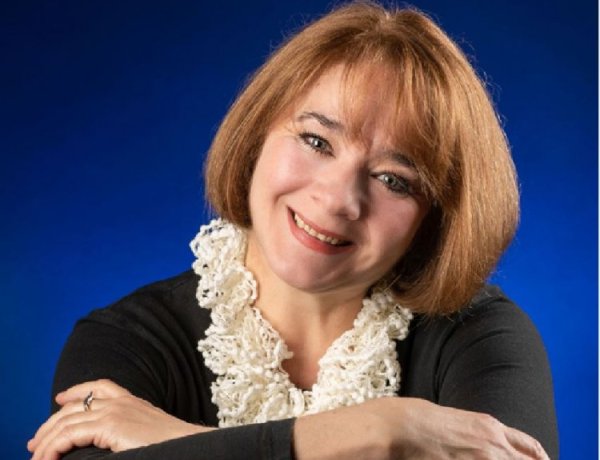 Színháztörténeti kiállítás és premier