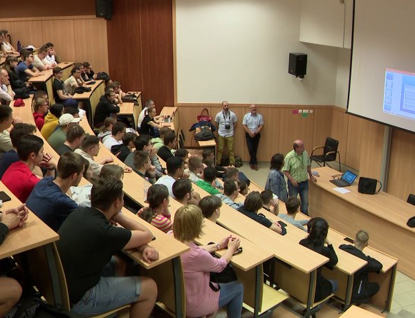 Pályaorientációs nap – Informatikus-programozó képzésre várják a fiatalokat a Nyíregyházi Egyetemen