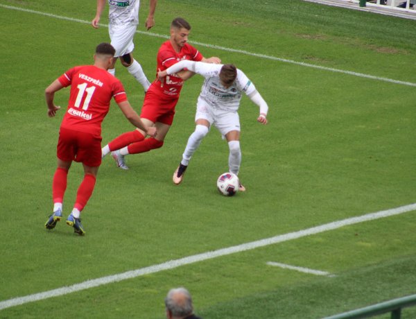 Döntetlen az első meccsen