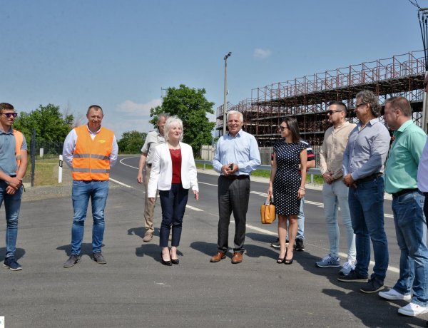 600 millió forint közlekedésfejlesztésre –Felújították a Rozsrétszőlői bekötőutat