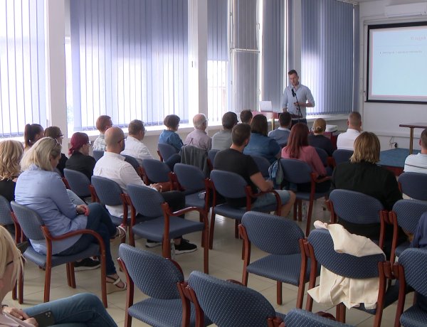 Mesterséges intelligencia – Előadás a Fiatal Vállalkozók Kamarai Klubjában