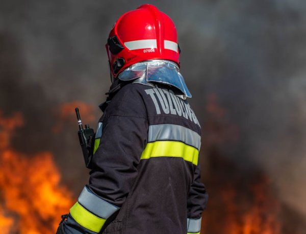 Szimulált tűzesetet kellett felszámolniuk a Rakamazi Önkéntes Tűzoltó Egyesület tagjainak