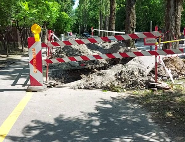 A Blaha Lujza sétányon folytatódik a szennyvízvezeték helyreállítása