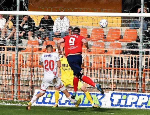 Hosszabbított a házi gólkirállyal a Szpari