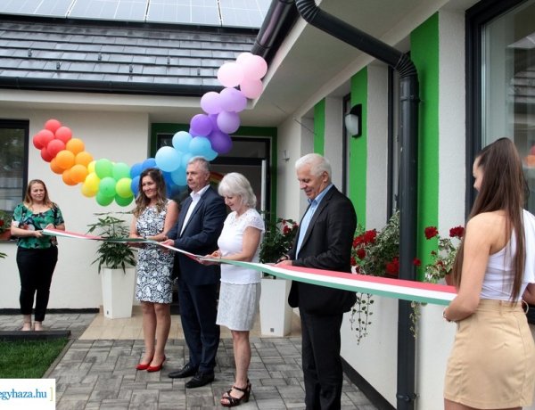 Bölcsőde – 29 kisgyermek ellátását biztosítja az új épület