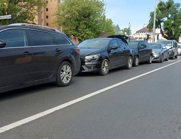 Szerda délelőtt öt jármű karambolozott a Szent István utcán