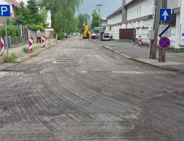 Zajlanak a munkálatok az István utca Bujtos utcától Szegfű utcáig tartó szakaszán