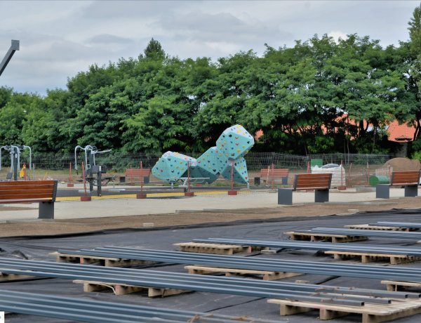 Új közösségi tér épül