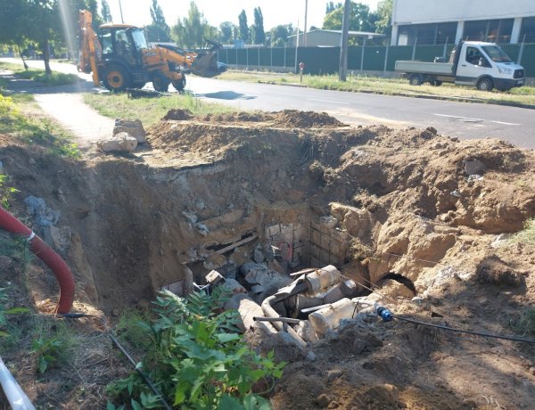 A Nyírtávhő dolgozik a Krúdy Gyula utcán