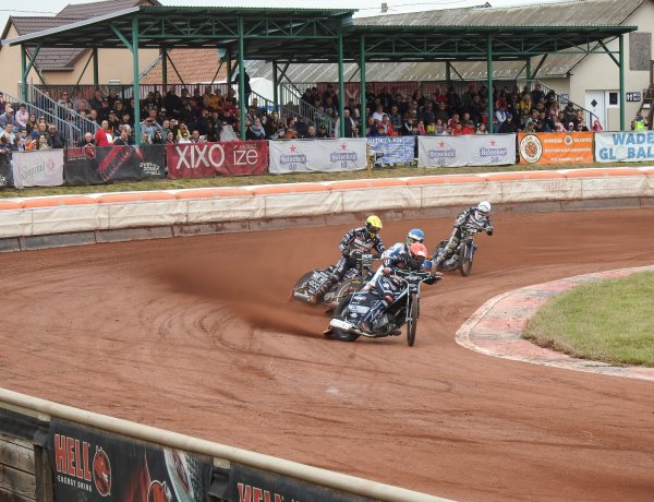 Az EB döntőbe jutás a tét - erős csapattal jönnek a csehek!  