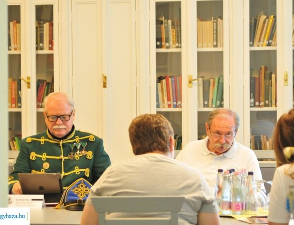 XVIII. Nyíregyházi Huszártalálkozó – Sortűz, lovas díszmenet és bemutatók a programok között