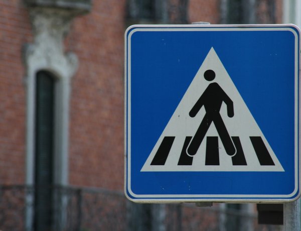 Balesetek a gyalogos-átkelőhelyeken – Fokozott figyelemmel közlekedjünk!
