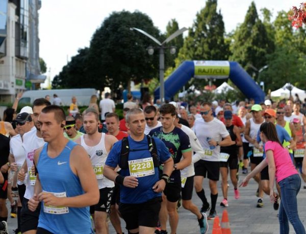 Vasárnap futófesztivál - Kovácsovics Fruzsina koncerttel