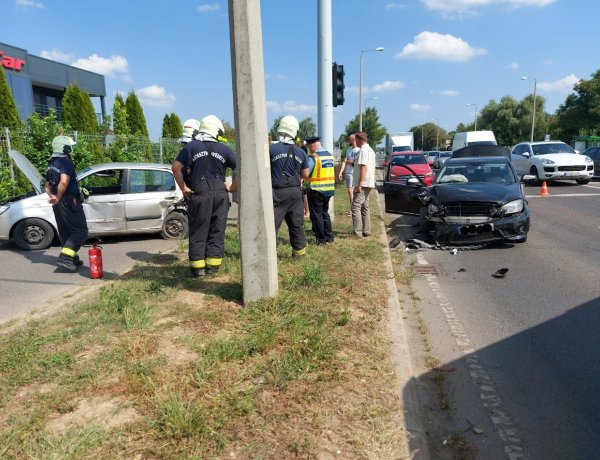 A vétlen autó sofőrje sérült meg