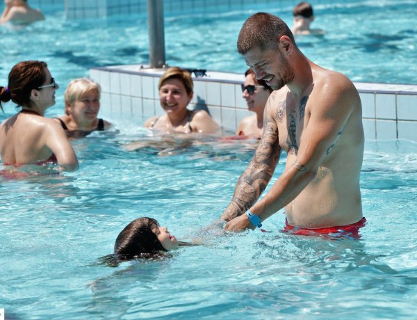 SZEZONZÁRÁS – Szeptember 3-ig még teljes kapacitással fogadják a vendégeket a nyíregyházi fürdők