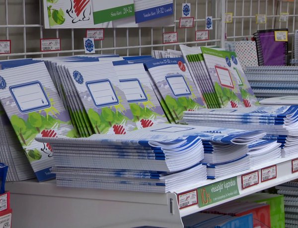 Tanszervásár az utolsó napokban – Pénteken kezdődik a 2023/24-es tanév az iskolákban