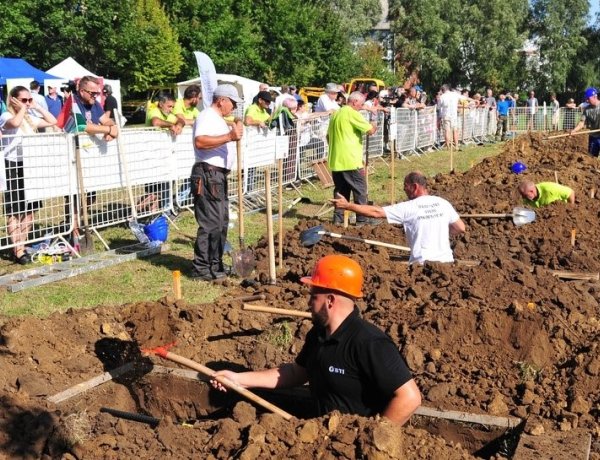 Országos Sírásó verseny Nyíregyházán