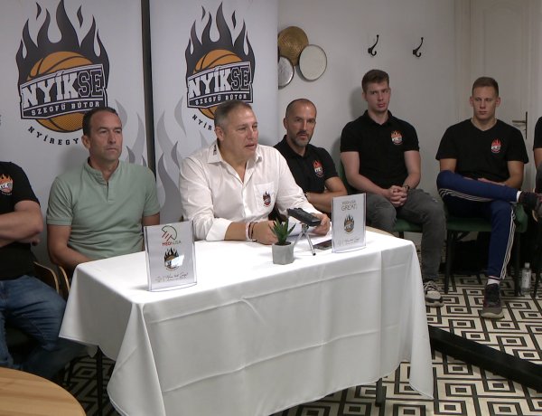 Fiatal csapattal vág neki a szezonnak a NYÍKSE - Szegfű Bútor 