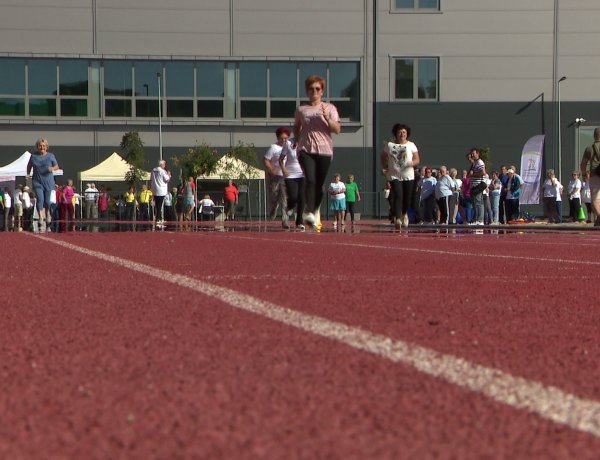 Atlétika, ulti, sakk - sportoltak a szépkorúak