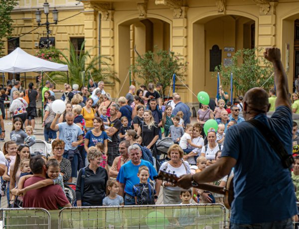 Idén is óriási tömeg volt a Szelektív Szombaton