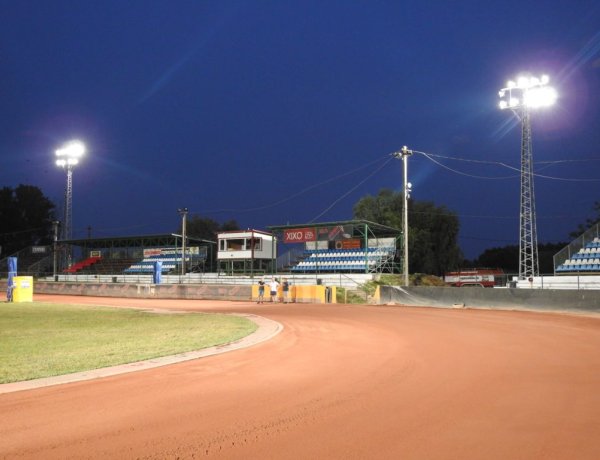 Nyílt nap a Speedway Ringen - villanyfényben