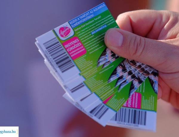 Ingyen fürdőzhet minden elsős!