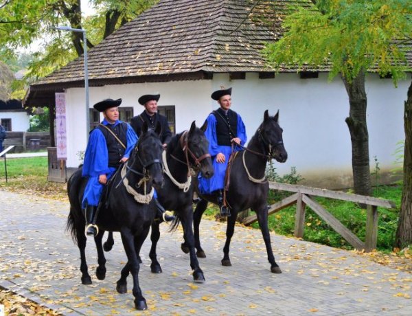 Pásztorforgataggal várja a látogatókat a Sóstói Múzeumfalu