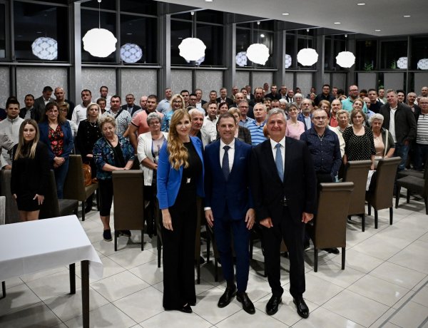 "Minden kompromisszura hajlandóak vagyunk,  ami nem megy szemben a nemzeti érdekekkel!"