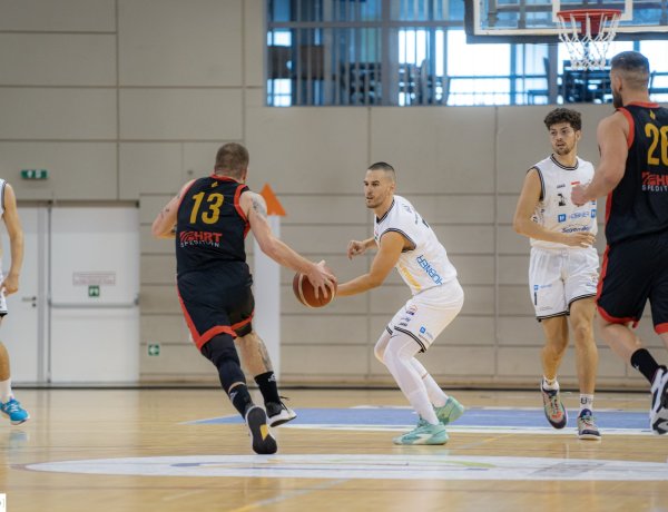 Későn hajráztak a Cápák 