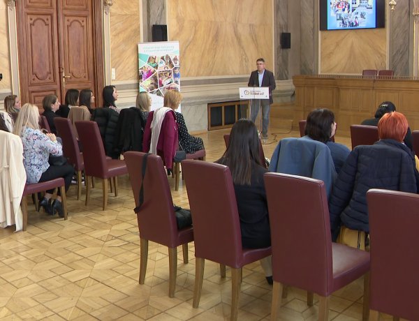 Kisgyermeknevelés – A helyi jó gyakorlatokról hallhattak előadást lengyel és szlovák óvónők