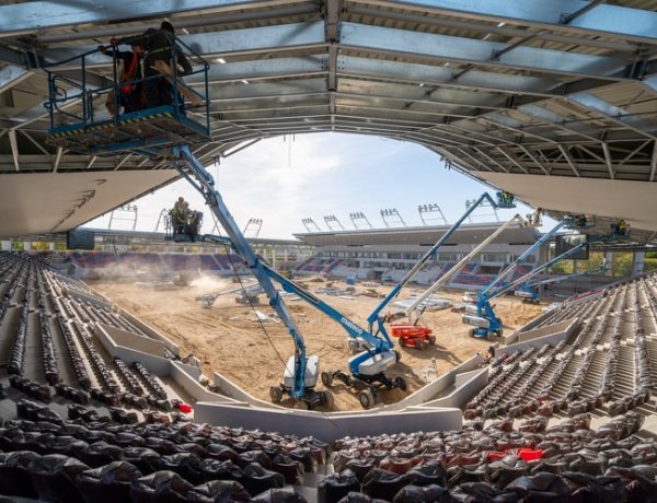 Az a szép "ződ gyep", lassan már csak az hiányzik - egyre impozánsabb az új, nyíregyházi stadion