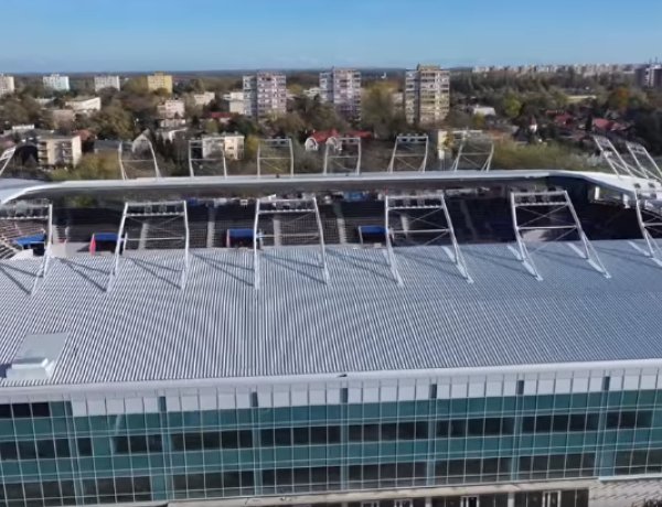 Nyíregyházi stadion: célegyenesbe fordultak