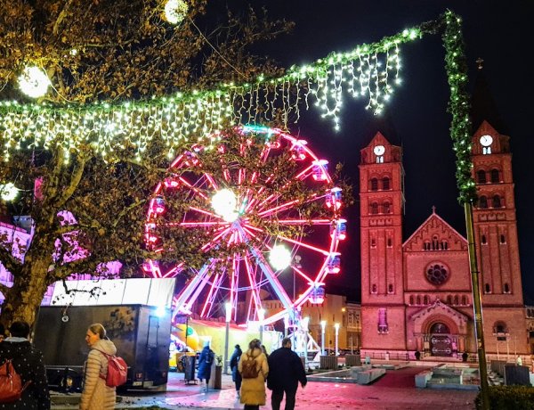 Hamarosan nyit az adventi forgatag Nyíregyházán