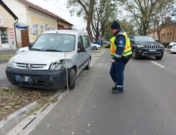 Csúnyán összetörték az autókat