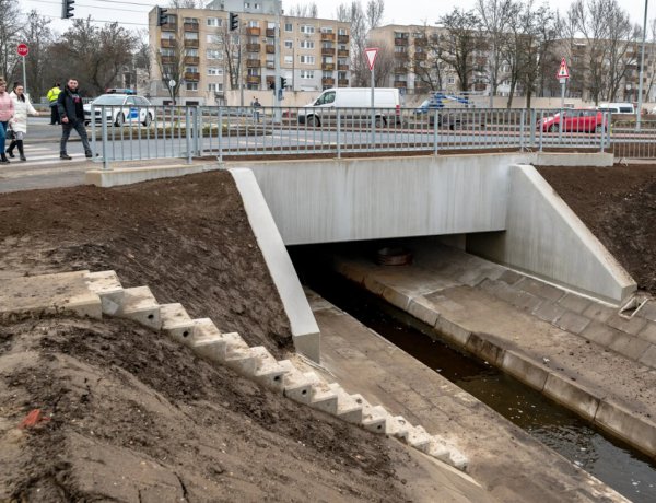 A Magyar Építők  is történelmi jelentőségűnek nevezte a körút lezárását