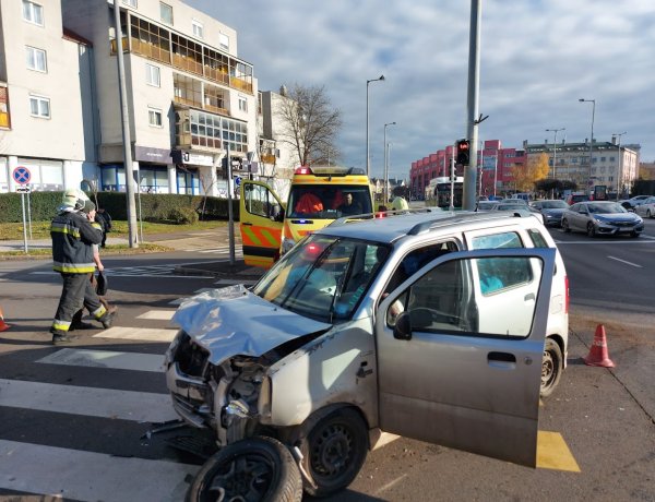 Ilyet ritkán lát! Brutális baleset a belvárosban!