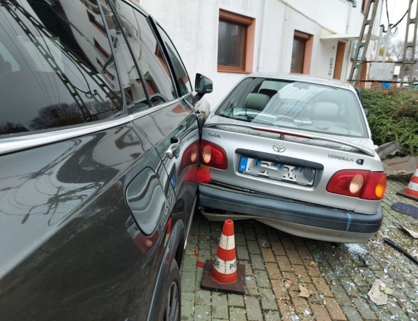 Elvesztette az uralmát a kocsi felett