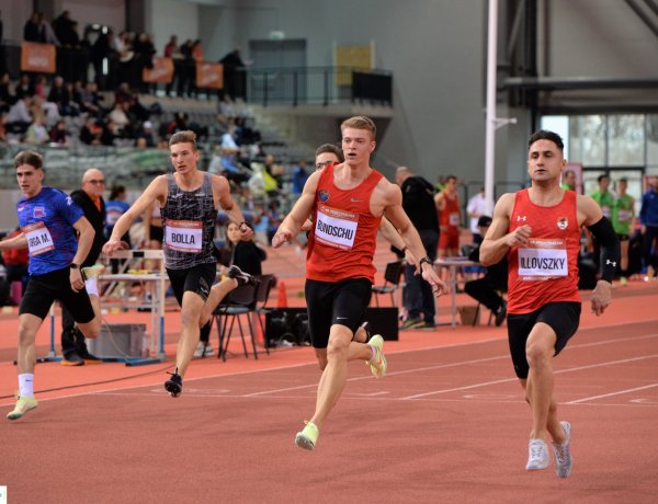 Sportprogramok rekortánon és medencében