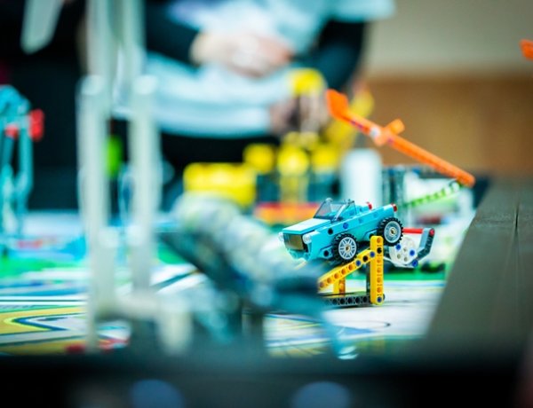 Világverseny Nyíregyházán: az egyetemen rendezik meg a FIRST LEGO League-et