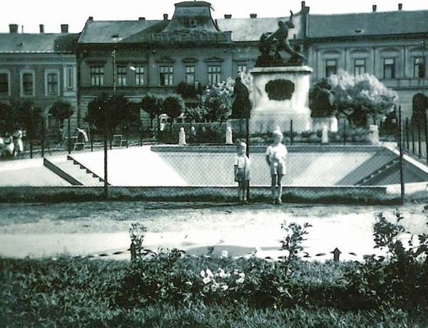 Amirõl az utcák mesélnek... - Légoltalmi medencék 1944-bõl