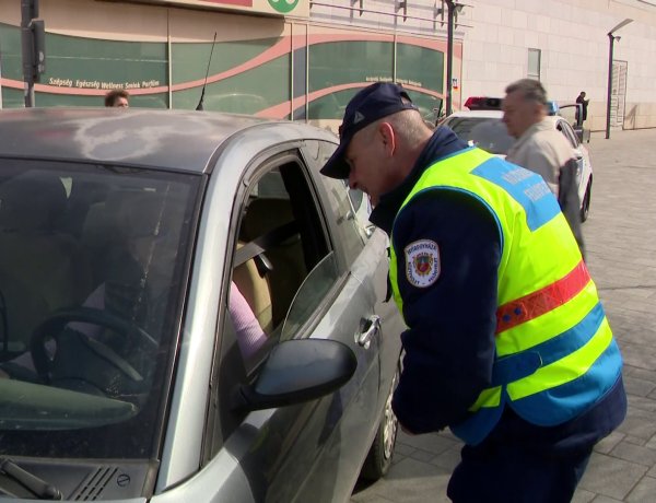 Forgalomellenőrző akció: a belvárosban, és a felújításokkal érintett területen járnak a közteresek